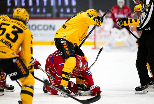 Skellefteås Pär Lindholm och Timrås Anton Lander