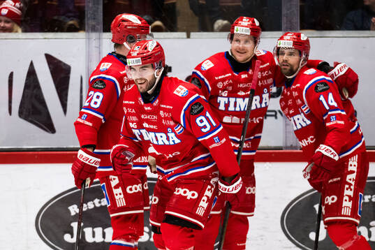 Timrås Magnus Pääjärvi jublar