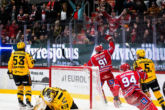 Timrås Magnus Pääjärvi jublar
