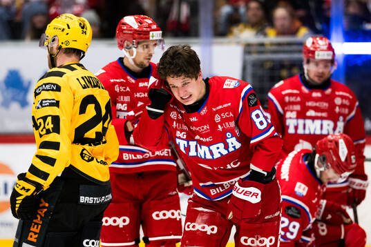 Timrås Oliver Kapanen har ont