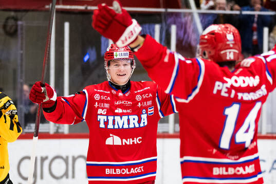 Timrås Simon Forsmark jublar