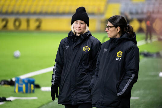 Lagledare Fanny Johansson och Mery Jadan