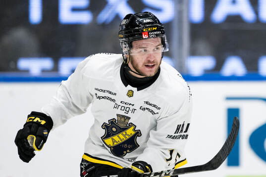 AIKs Jordan Bellerive jublar