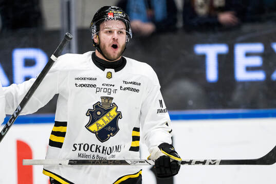 AIKs Jordan Bellerive jublar