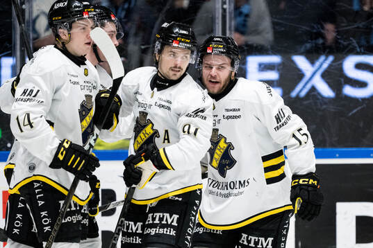 AIKs Jordan Bellerive jublar