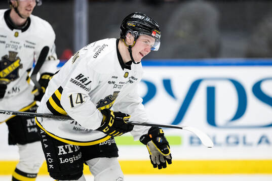 AIKs Jesper Emanuelsson jublar