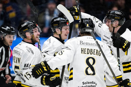 AIKs Jesper Emanuelsson jublar