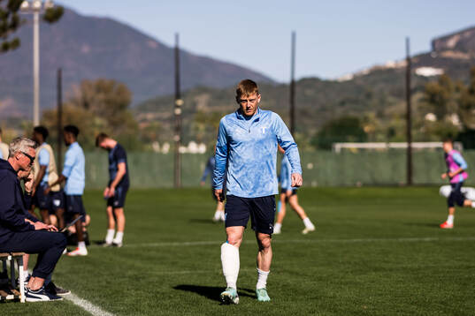 Malmö FFs Anders Christiansen lämnar träningen med