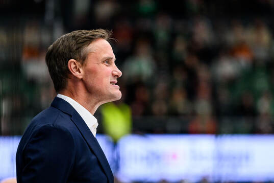 Frölundas tränare Roger Rönnberg deppar