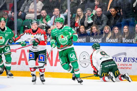 Frölundas Max Friberg och Rögles Gregor Biber och