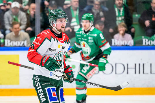 Frölundas Linus Weissbach jublar