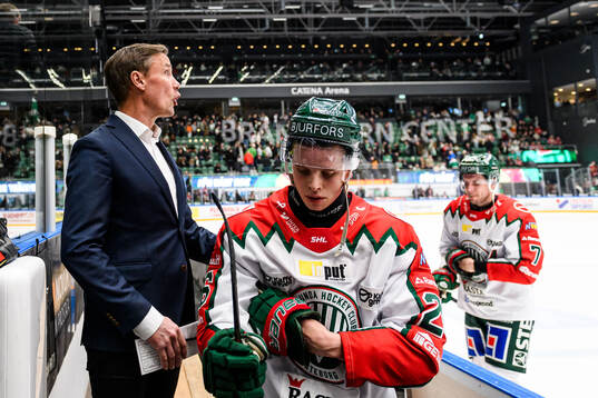 Frölundas tränare Roger Rönnberg, Isac Heens och Henrik