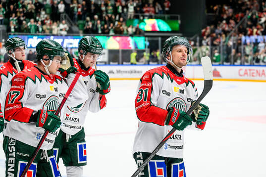 Frölundas Isac Born och Nicklas Lasu deppar
