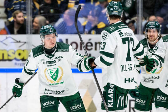 Färjestads Oskar Steen jublar