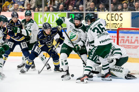 HV71s William Ignberg Nilsson och Färjestads Axel Bergkvist