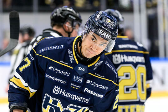 HV71s Jonathan Ang deppar