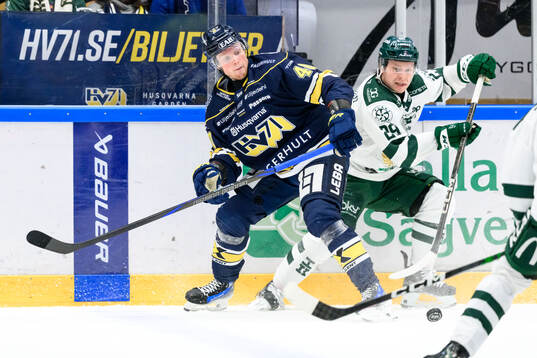 HV71s Oskar Stål-Lyrenäs och Färjestads Oskar Steen