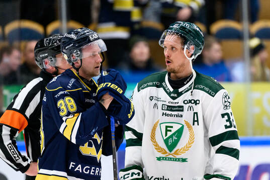 HV71s Olle Alsing och Färjestads Magnus Nygren