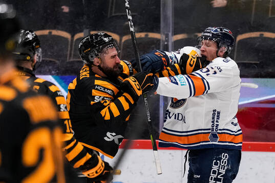 Skellefteås Luke Witkowski och Växjös Emil Sylvegård