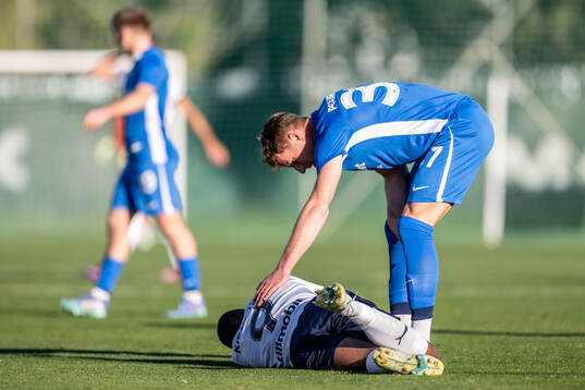 Isaac Kiese Thelin of Malmö FF in pain