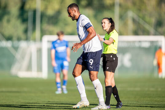 Isaac Kiese Thelin of Malmö FF in pain