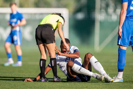 Isaac Kiese Thelin of Malmö FF in pain