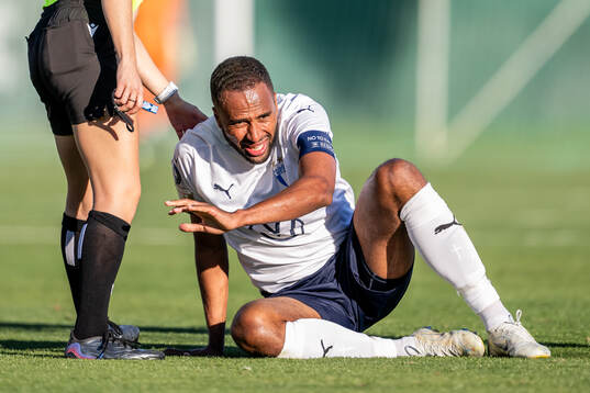 Isaac Kiese Thelin of Malmö FF in pain