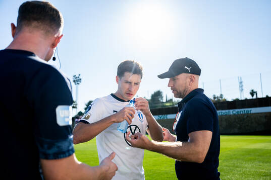Lasse Berg Johnsen and head coach Henrik Rydström of
