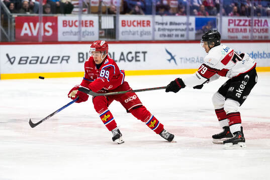 Timrås Oliver Kapanen och Malmö Redhawks Jakub Galvas