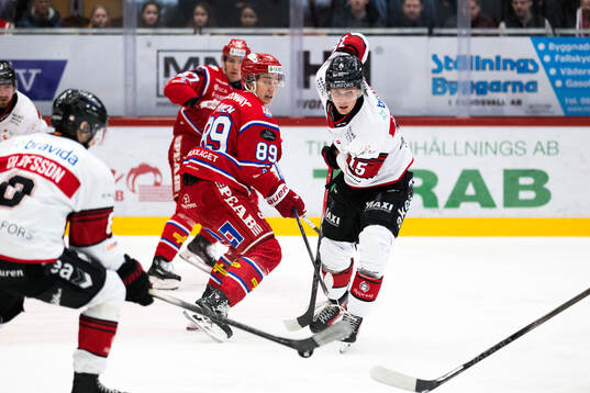 Timrås Oliver Kapanen och Malmö Redhawks Freddie Larsson