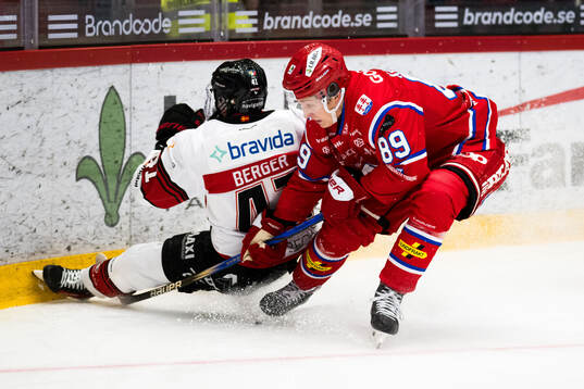 Malmö Redhawks Joseph Berger och Timrås Oliver Kapanen