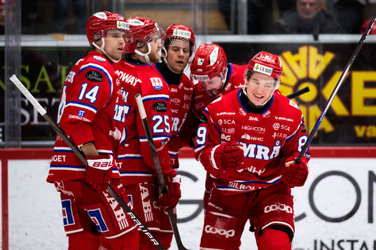 Timrås Oliver Kapanen jublar