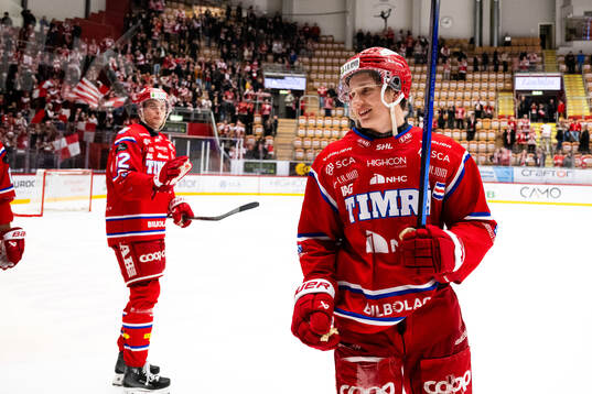 Timrås Oliver Kapanen jublar