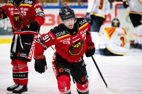 Luleås Brian O'neil jublar