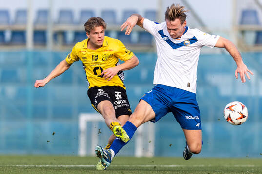 Frode Aronsson of Elfsborg and Bert Esselink of FKS Stal