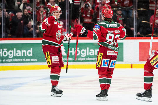 Modos Jesper Olofsson jublar