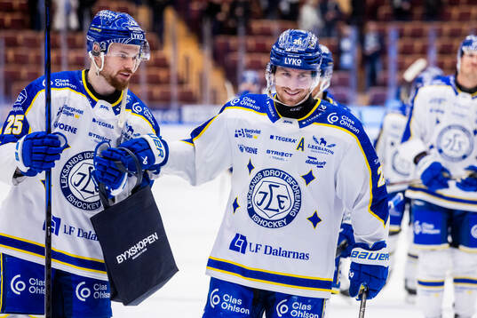 Leksands Lucas Elvenes och Justin Glenn Kloos jublar