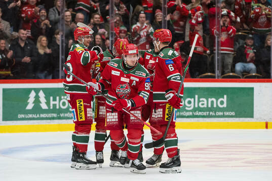 Modos Jesper Olofsson jublar