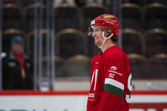 Modos Jesper Olofsson innan ishockeymatchen i SHL mellan