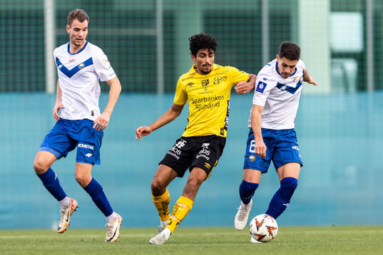of Elfsborg Ahmed Qasem and Matthew Guillaumier of FKS Stal