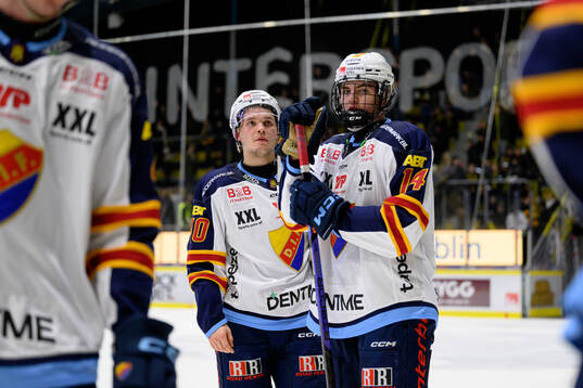 Djurgårdens Arvid Costmar och Anton Frondell deppar