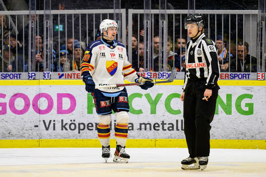 Djurgårdens Jonathan Tychonick reagerar på domslut