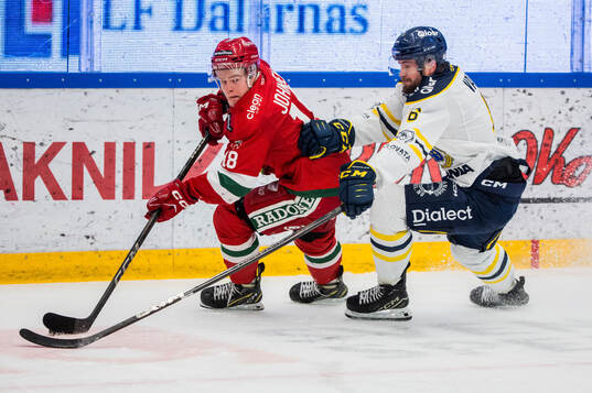 Moras Martin Johnsen och Södertäljes Olli Vainio