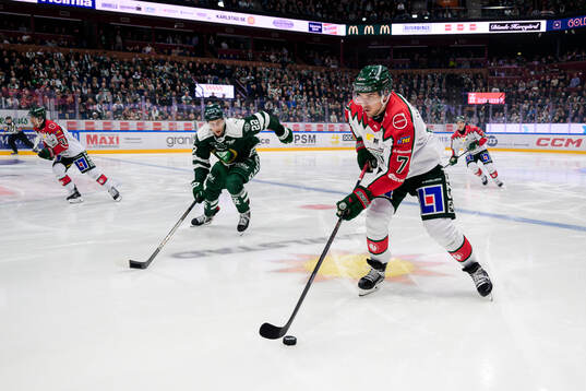 Färjestads Per Åslund och Frölundas Henrik Tömmernes