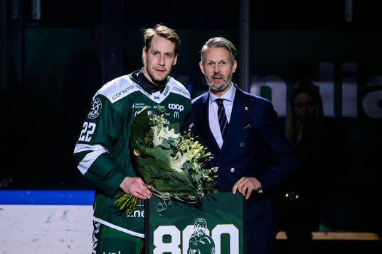 Färjestads Per Åslund hyllas av Sportdirektör Rickard