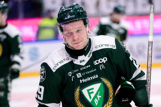 Färjestads Oskar Steen deppar
