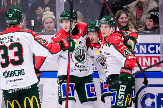Frölundas Noah Dower Nilsson och Dominik Egli jublar