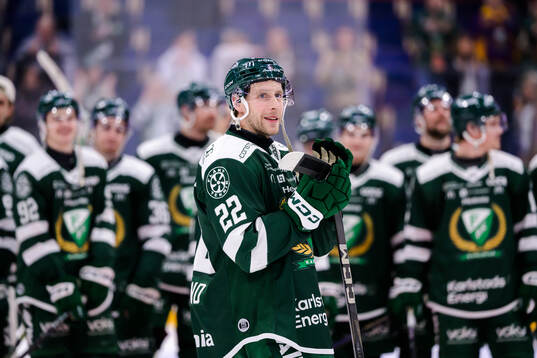 Färjestads Per Åslund jublar