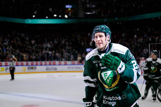Färjestads Per Åslund jublar