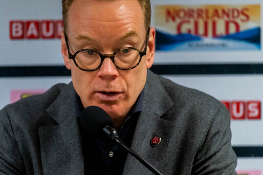 Örebros tränare Niklas Eriksson på presskonferensen